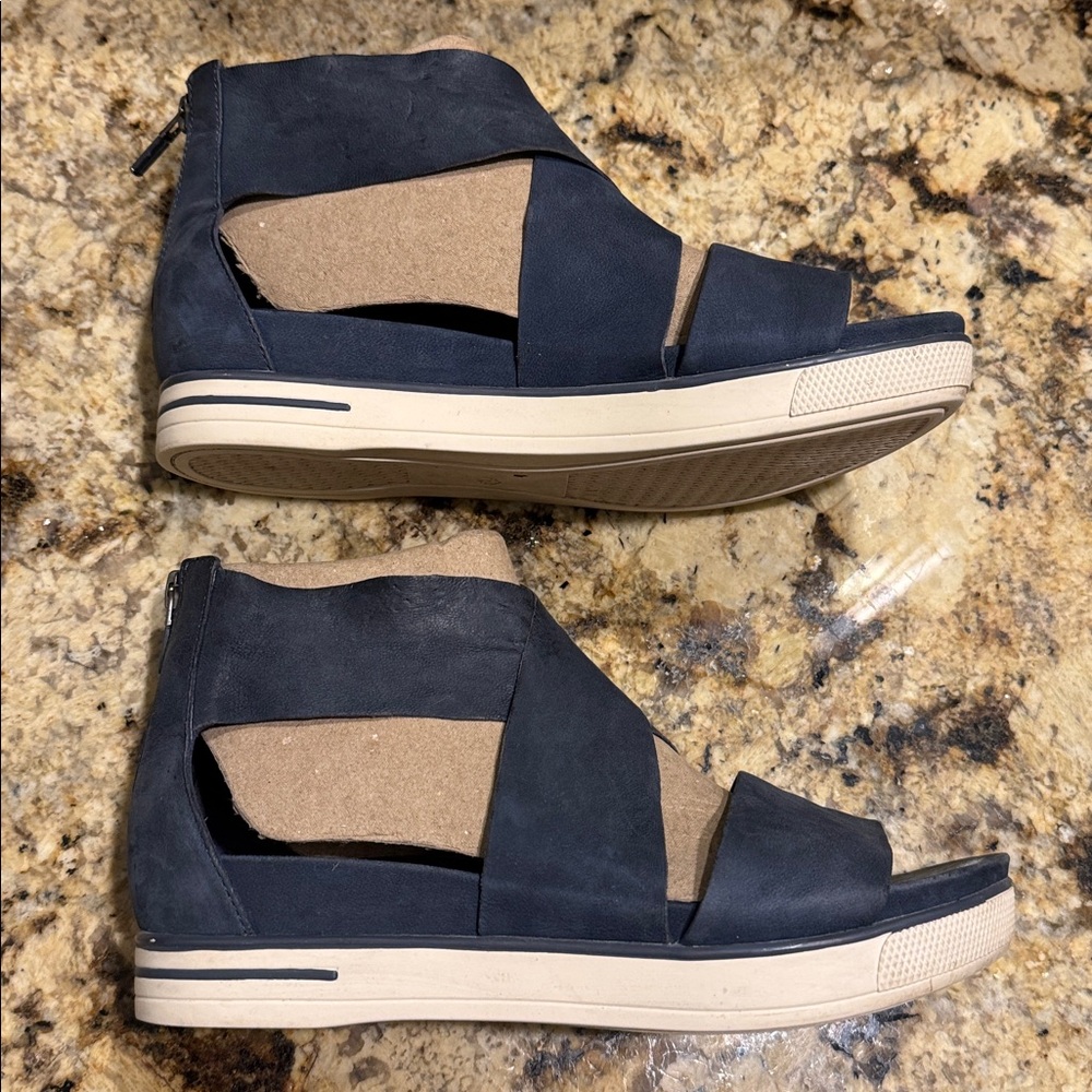 Eileen Fisher Dark Blue Sport Sandals with Crisscross Straps - Picture 2 of 5